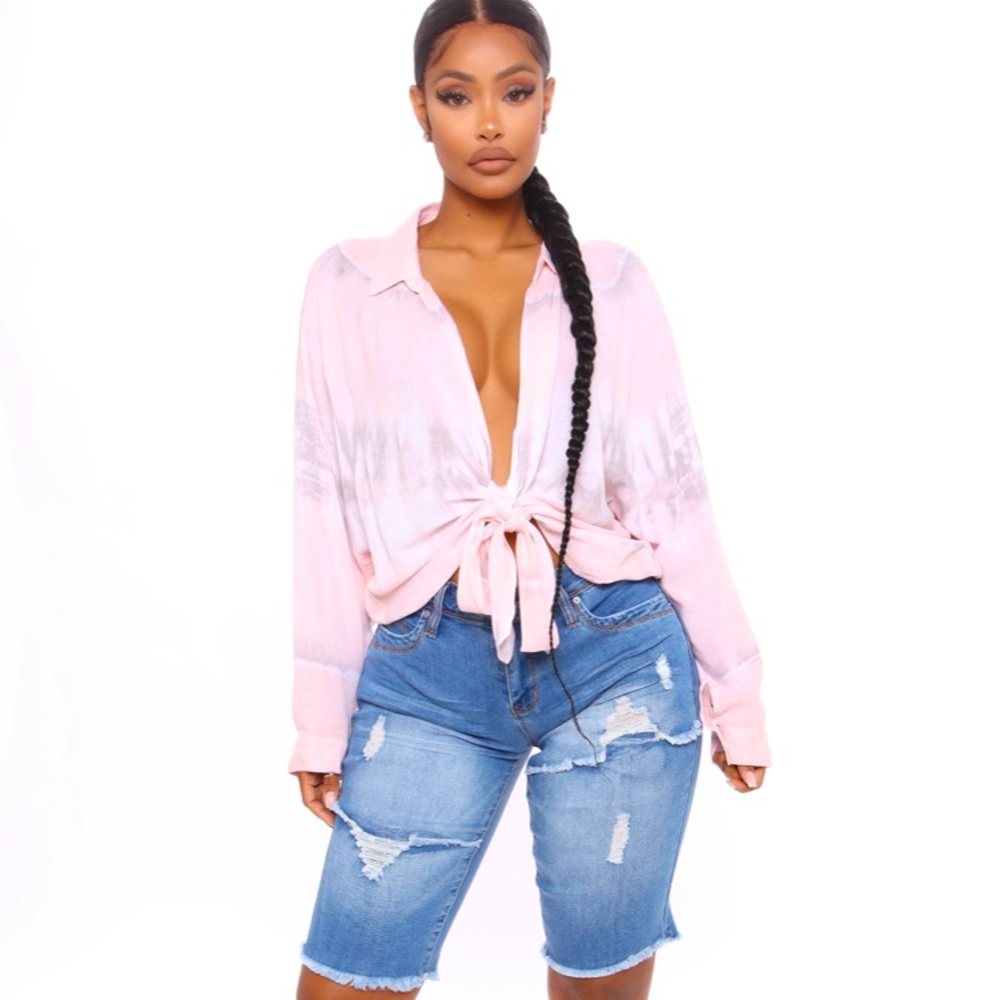 FASHION NOVA Distressed Booty Lift Bermudas Sz 7